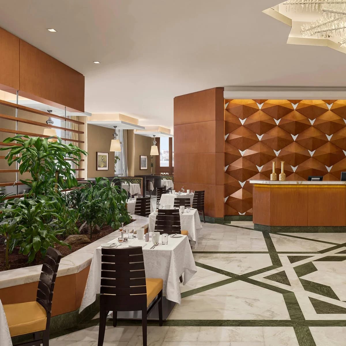 Al Qandeel Restaurant القنديل